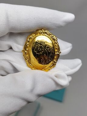 Vintage Victorian Gold Floral Engraved Rose Oval Brooch - Women Jewelry